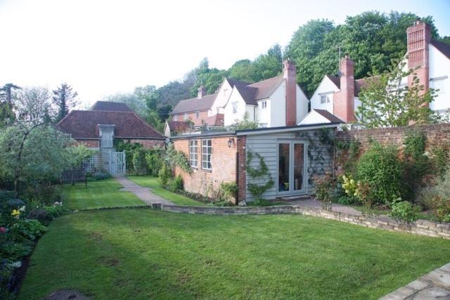 צימר Hedingham Old Pottery