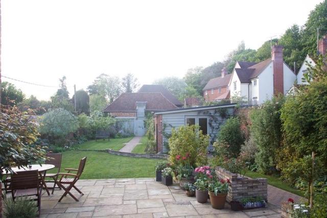 צימר Hedingham Old Pottery