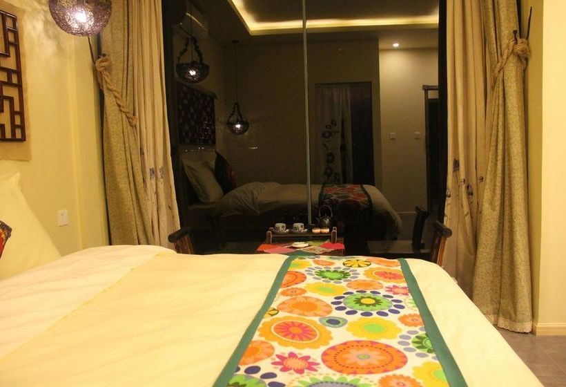 Buyi Hotel Resort Fuxian Lake