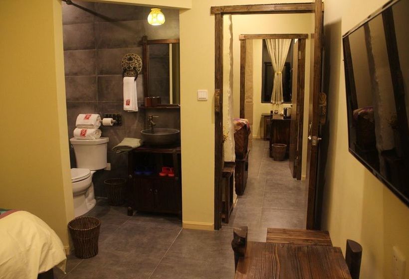 Buyi Hotel Resort Fuxian Lake