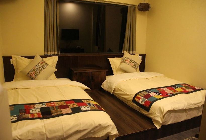 Buyi Hotel Resort Fuxian Lake