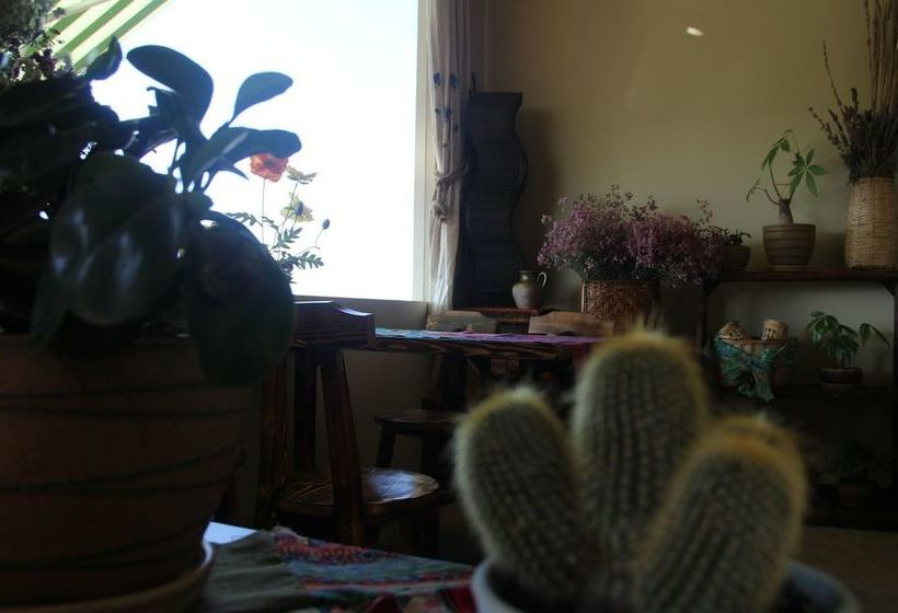 Buyi Hotel Resort Fuxian Lake