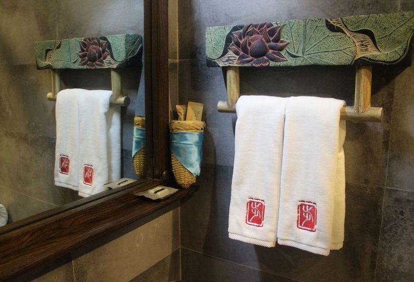 Buyi Hotel Resort Fuxian Lake