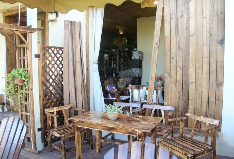 Buyi Hotel Resort Fuxian Lake