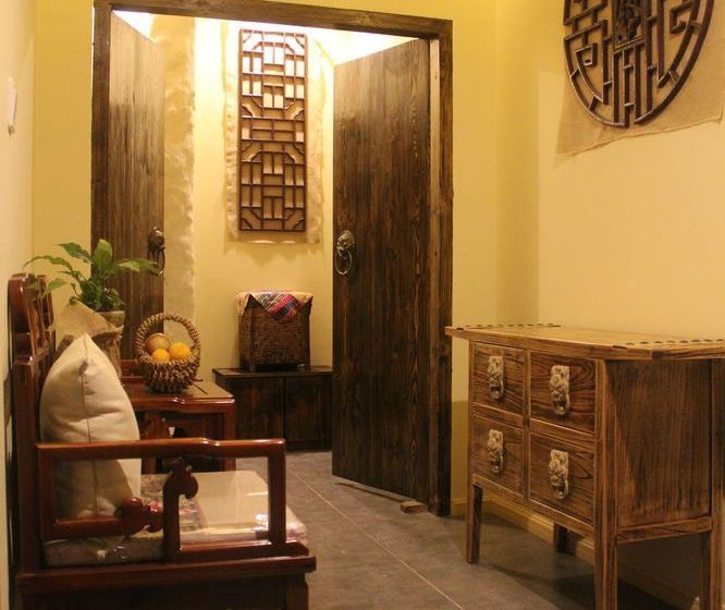 Buyi Hotel Resort Fuxian Lake