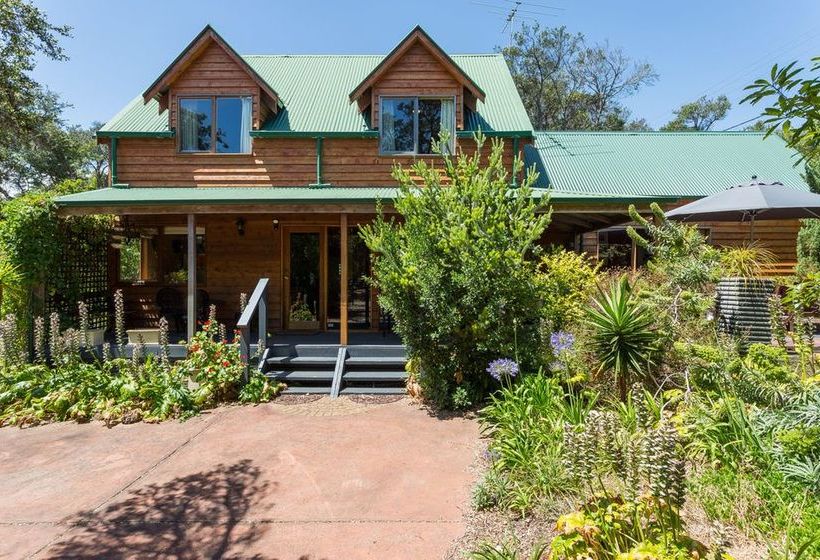 Charming Cottage On Gulls