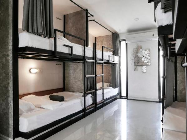 Hive Hostel  Adults Only