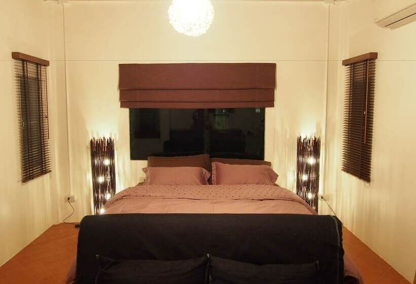 Отель 102 Ville