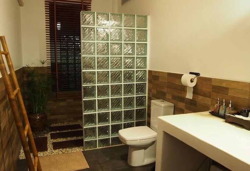 Отель 102 Ville