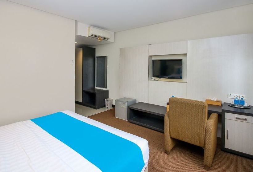 酒店 Airy Kendari Barat Diponegoro 75