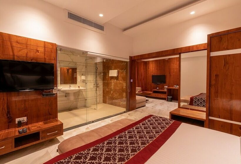 בית מלון כפרי Clarks Inn Ambala