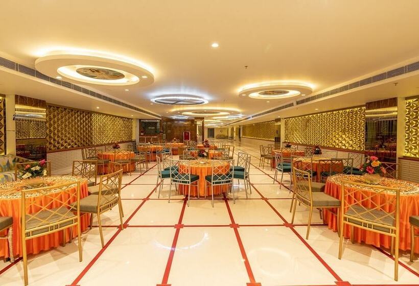 בית מלון כפרי Clarks Inn Ambala