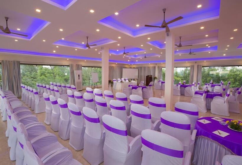 בית מלון כפרי Coorg Cliffs Resort