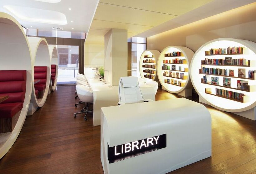 Отель Four Points By Sheraton Production City, Dubai