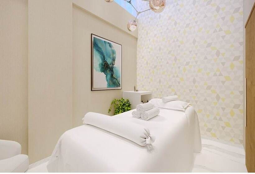 Отель Four Points By Sheraton Production City, Dubai