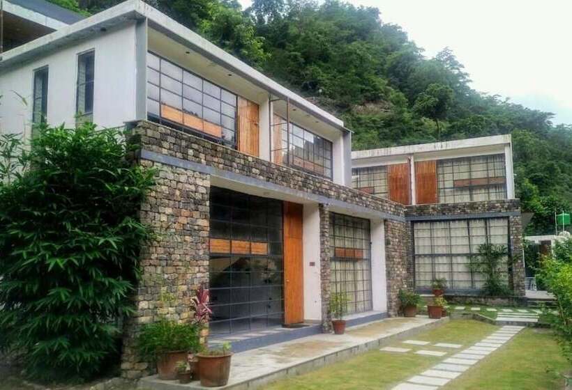 בית מלון כפרי Nishantam Sanctuary Rishikesh