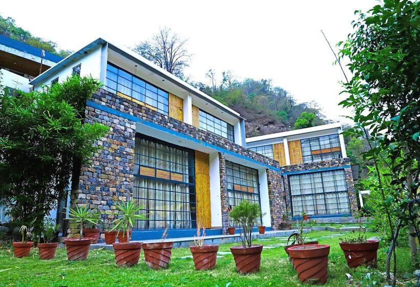 בית מלון כפרי Nishantam Sanctuary Rishikesh
