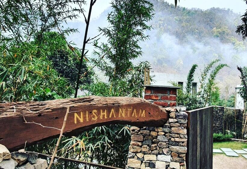 בית מלון כפרי Nishantam Sanctuary Rishikesh