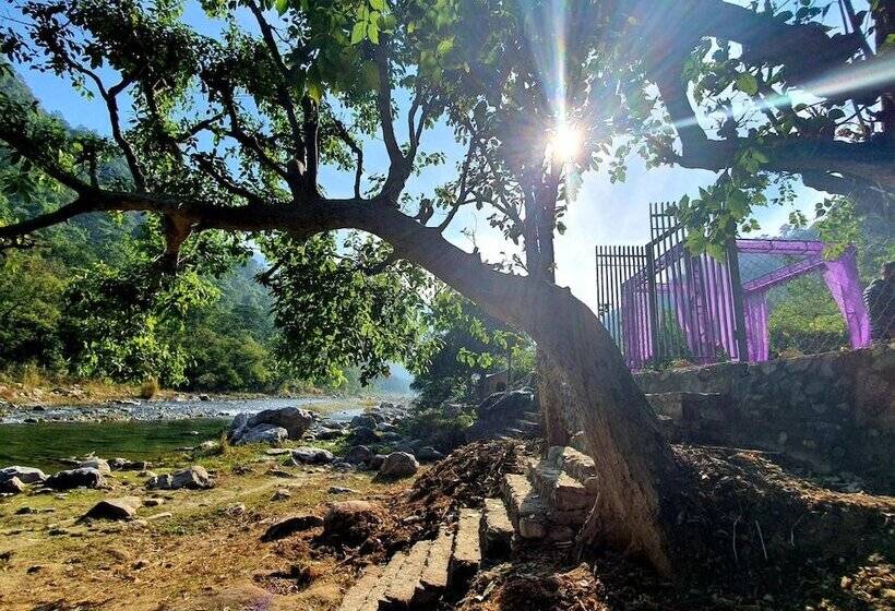 בית מלון כפרי Nishantam Sanctuary Rishikesh