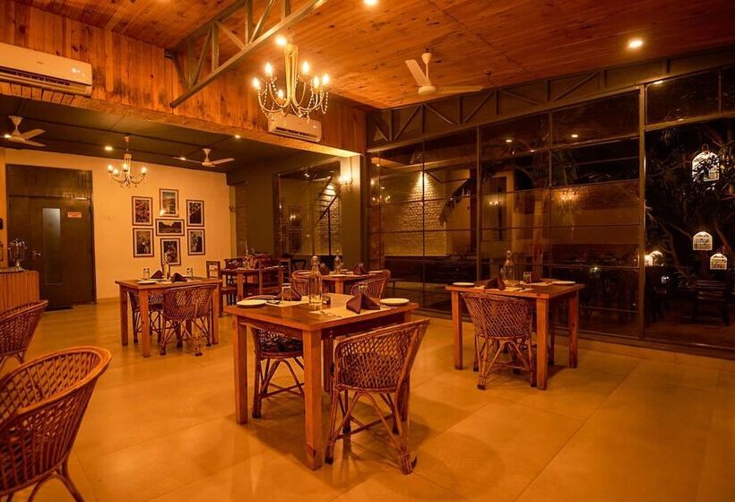 בית מלון כפרי Nishantam Sanctuary Rishikesh