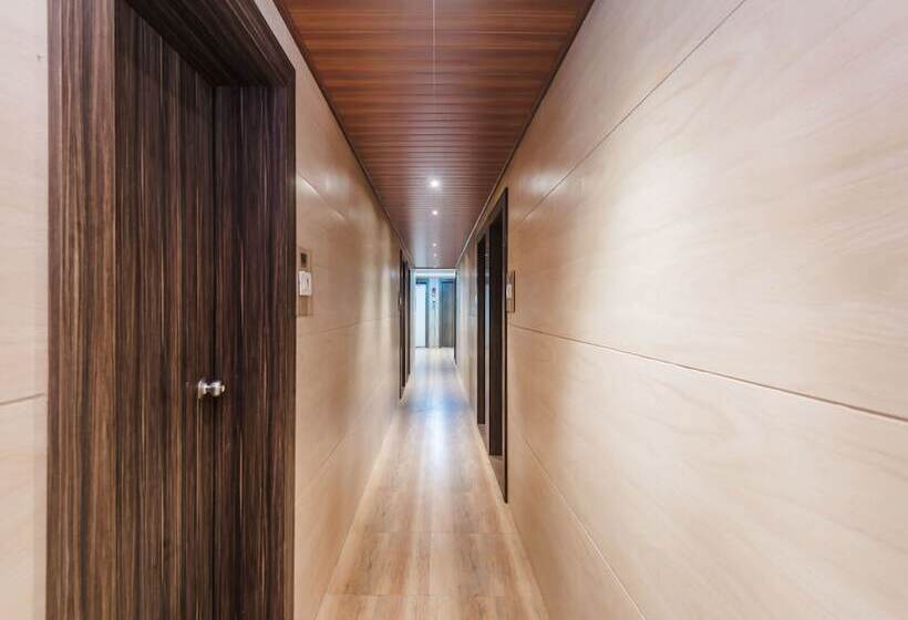 فندق Oyo 12894 Bunty Residency