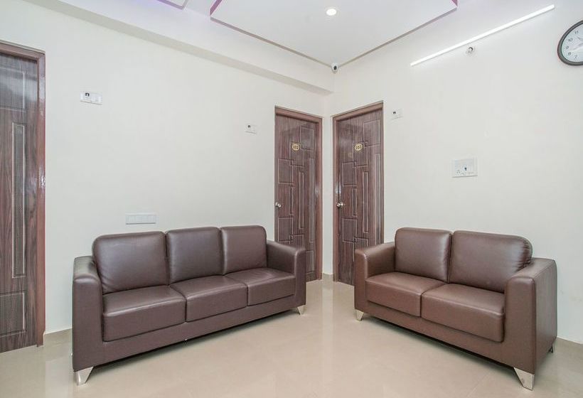 فندق Oyo 13745 Cmn Stay