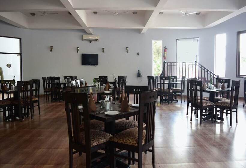 호텔 Oyo 3069 Garjiya