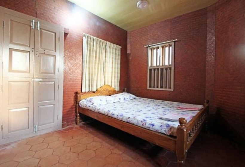 בית מלון כפרי Pranav Beach Resort