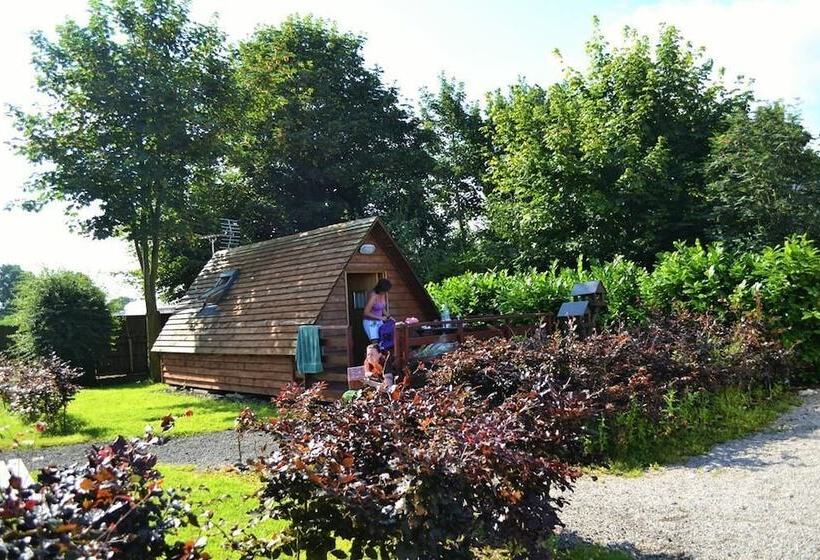 בית מלון כפרי Royal Umpire Caravan Park