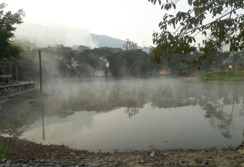 Отель Somruthai Resort