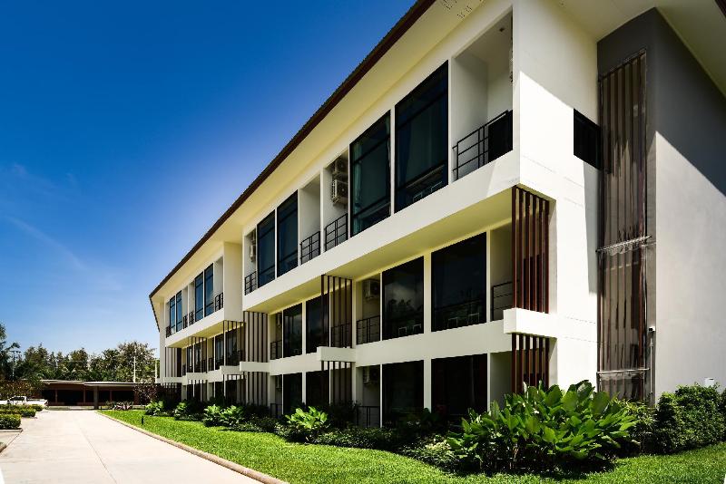 هتل The Beach Resort & Residence   Sha Plus