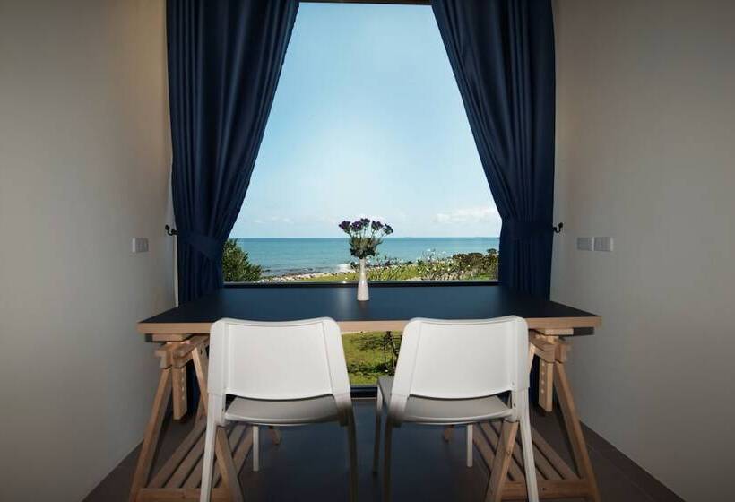 Hotelli The Beach Resort & Residence   Sha Plus