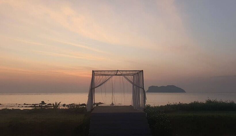 Hotel The Beach Resort & Residence   Sha Plus