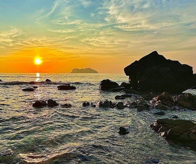 هتل The Beach Resort & Residence   Sha Plus