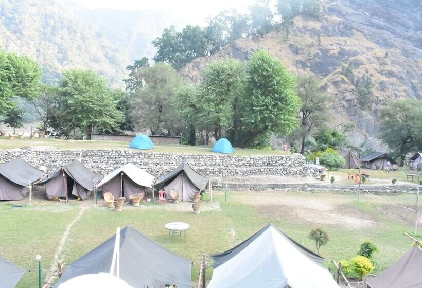 בית מלון כפרי Wildhawk Adventures