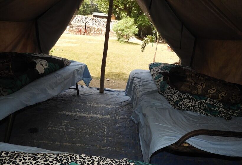 בית מלון כפרי Wildhawk Adventures