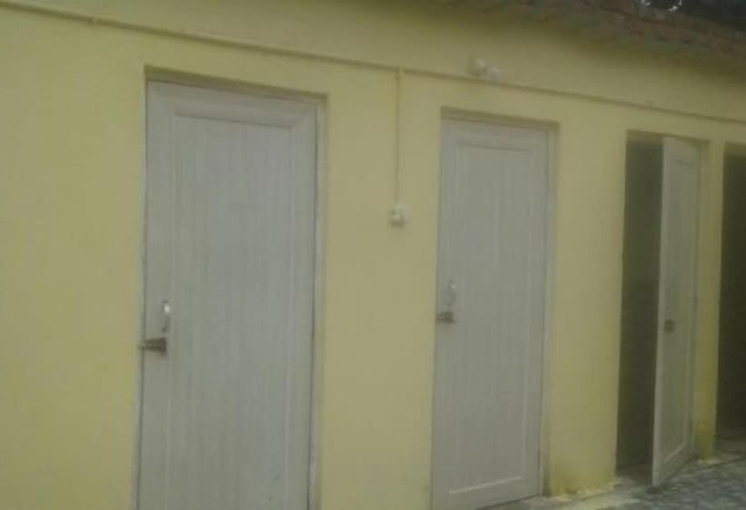 בית מלון כפרי Wildhawk Adventures