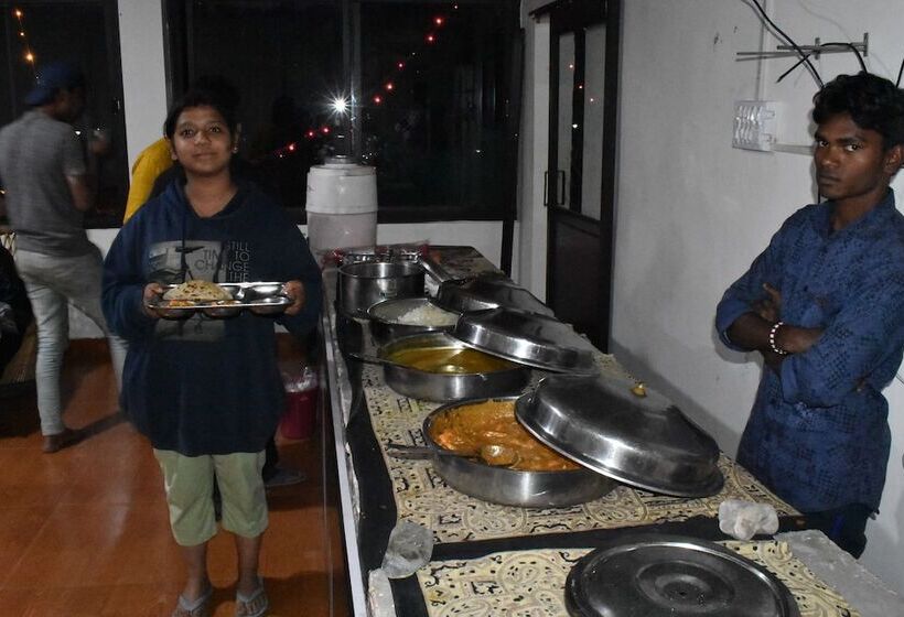 בית מלון כפרי Wildhawk Adventures