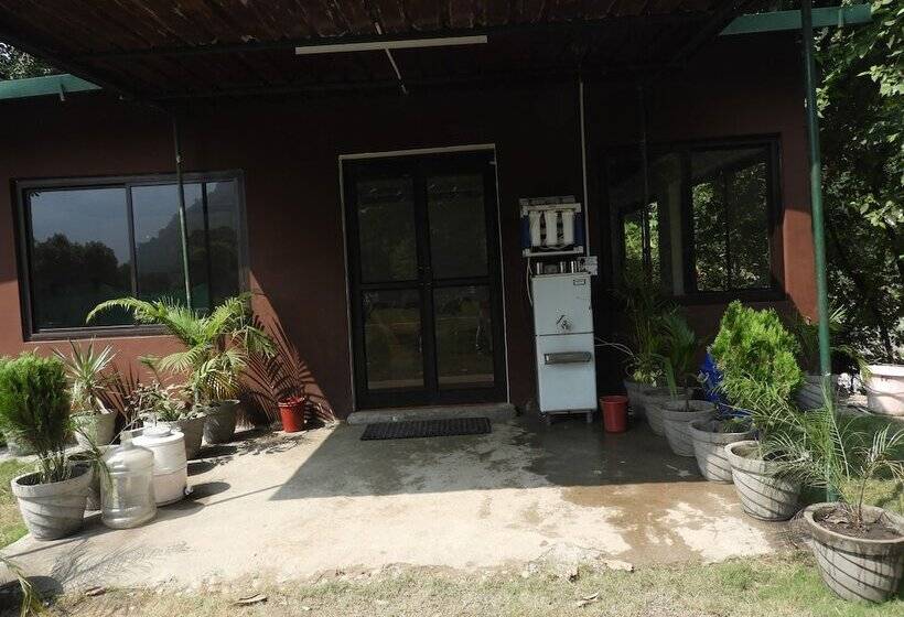 בית מלון כפרי Wildhawk Adventures