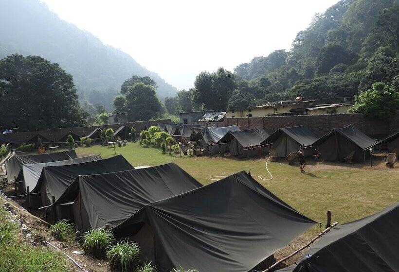 בית מלון כפרי Wildhawk Adventures