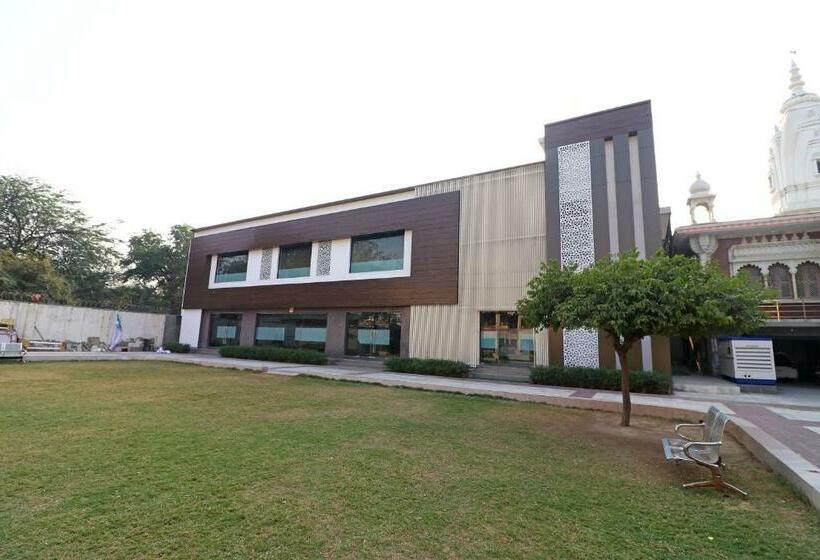 Отель Yashogopal Resortico