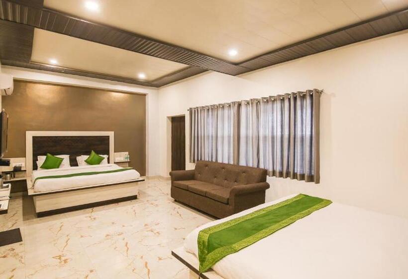 Отель Yashogopal Resortico