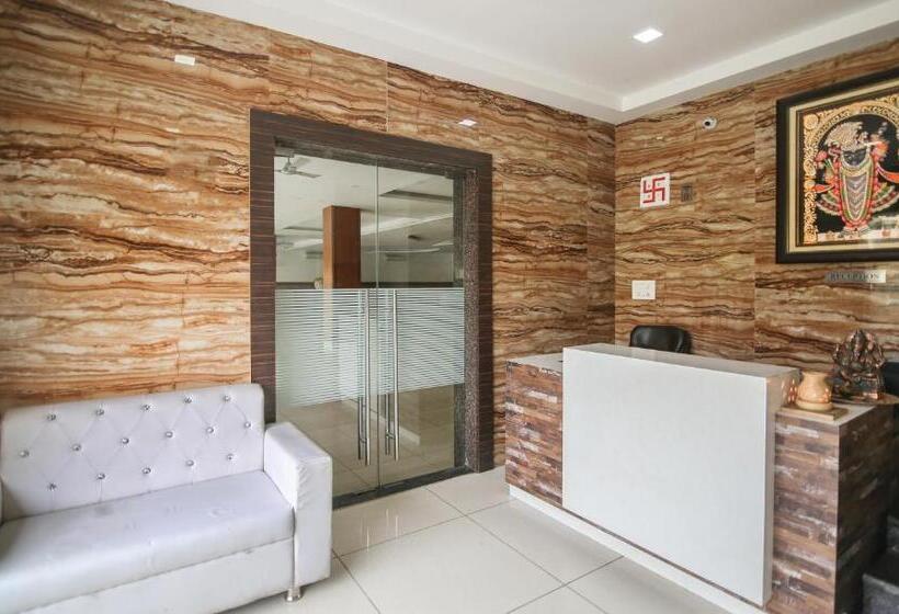 Отель Yashogopal Resortico