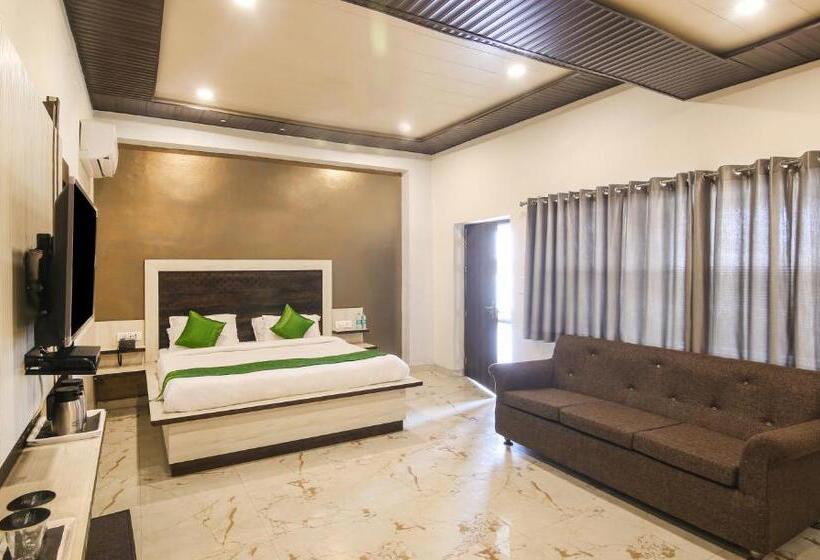 Отель Yashogopal Resortico