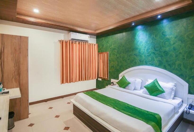 Отель Yashogopal Resortico