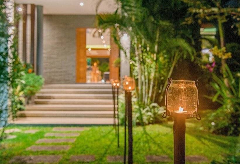 Moin Lakeside Pool Villa Chiangmai