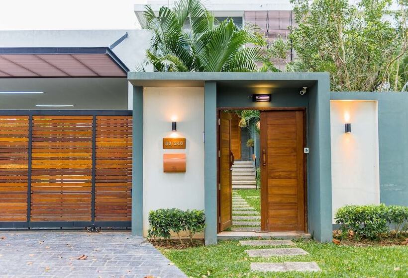 Moin Lakeside Pool Villa Chiangmai