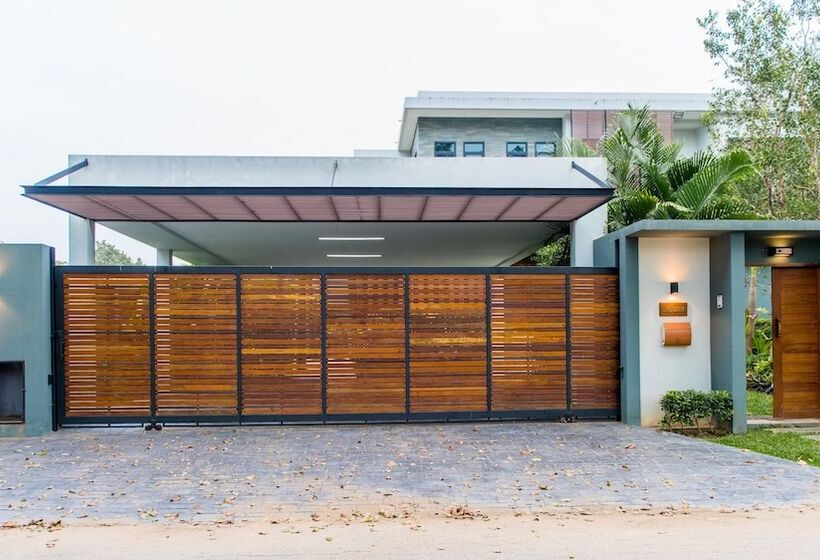 Moin Lakeside Pool Villa Chiangmai