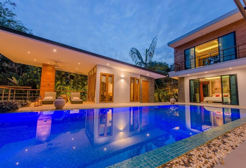 Moin Lakeside Pool Villa Chiangmai