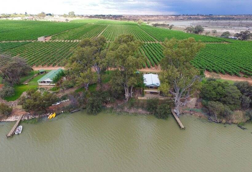 Mundic Waterfront Cottages